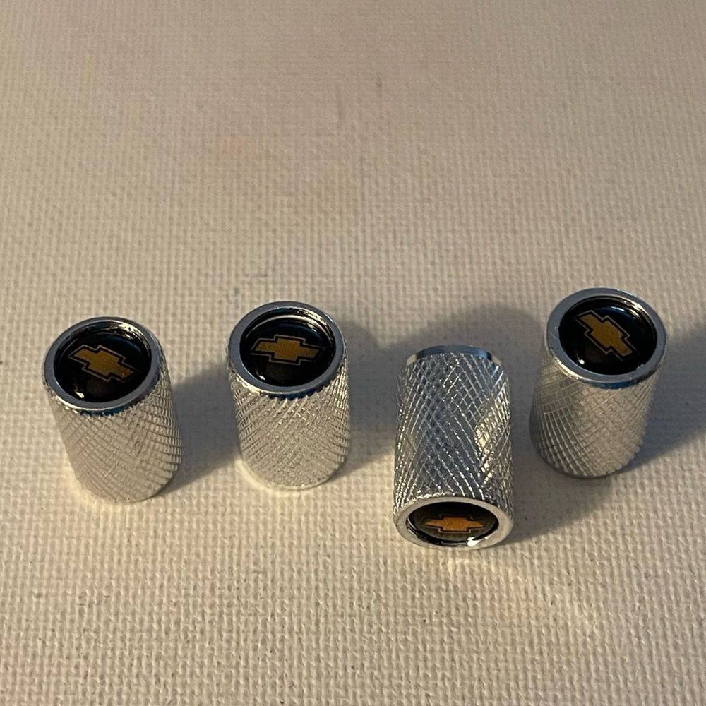 Chevrolet Logo valve Stem caps in Silver set of 4 NWT